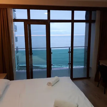 Jemka'S Modern Apartment باتومي المظهر الخارجي الصورة
